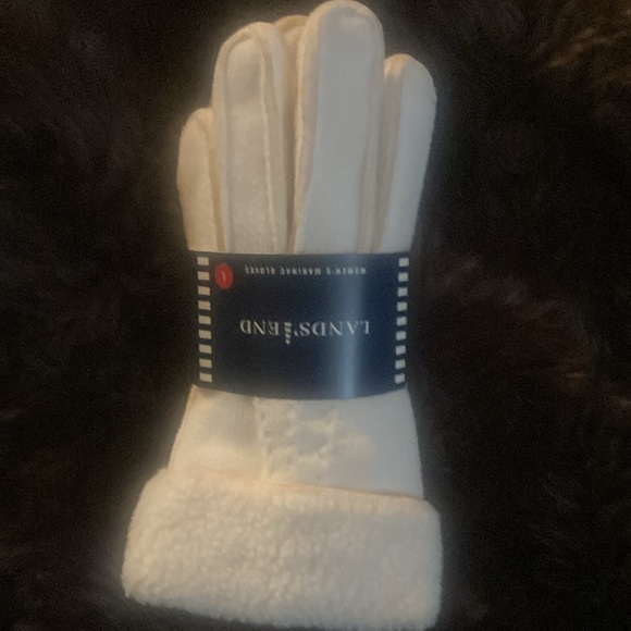 Brand New Lands' End Cloche/Bucket Fleece Hat and Gloves & Scarf Set NWT - Picture 3 of 5